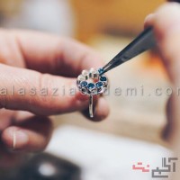 مخراج کاری یا گوهرنشانی طلا و جواهر